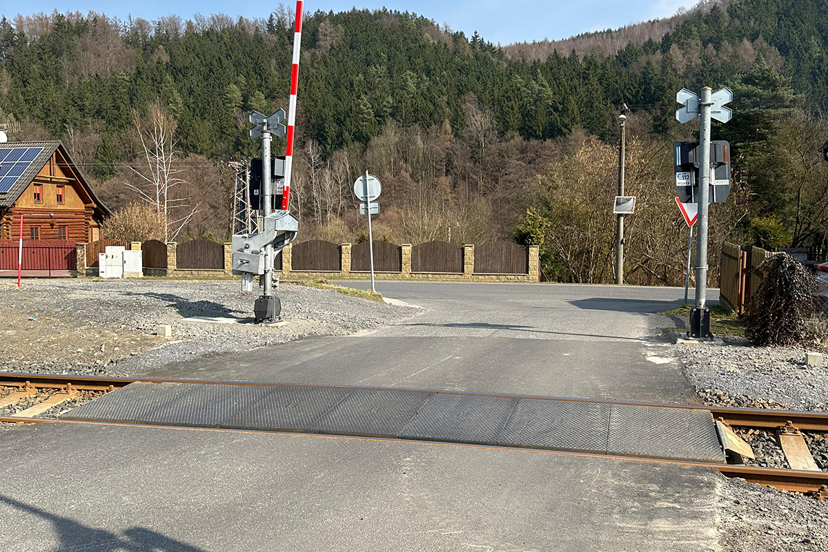 Andělská Hora – železniční přejezd